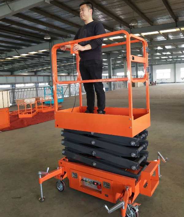 上?？蛻粲嗁?gòu)一臺(tái)小型半自動(dòng)升降平臺(tái)